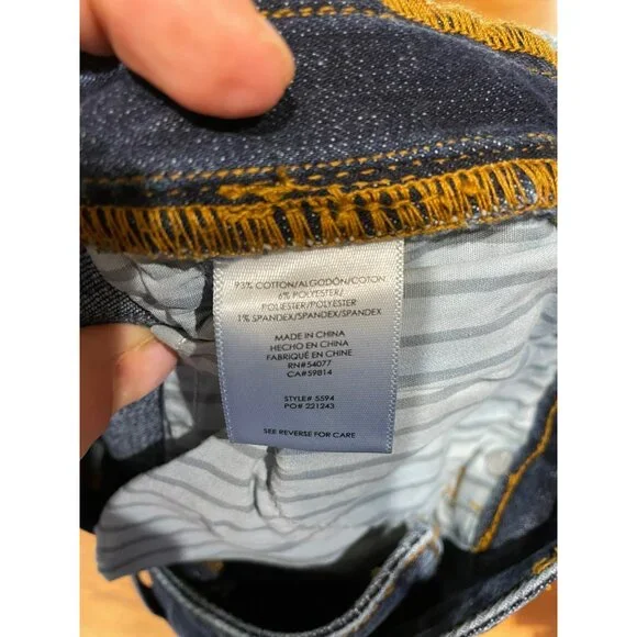 Cabi Womens Distressed Denim Shorts Size 4 Frayed Hem Two-Tone Blue Cotton Blend - Picture 4 of 5